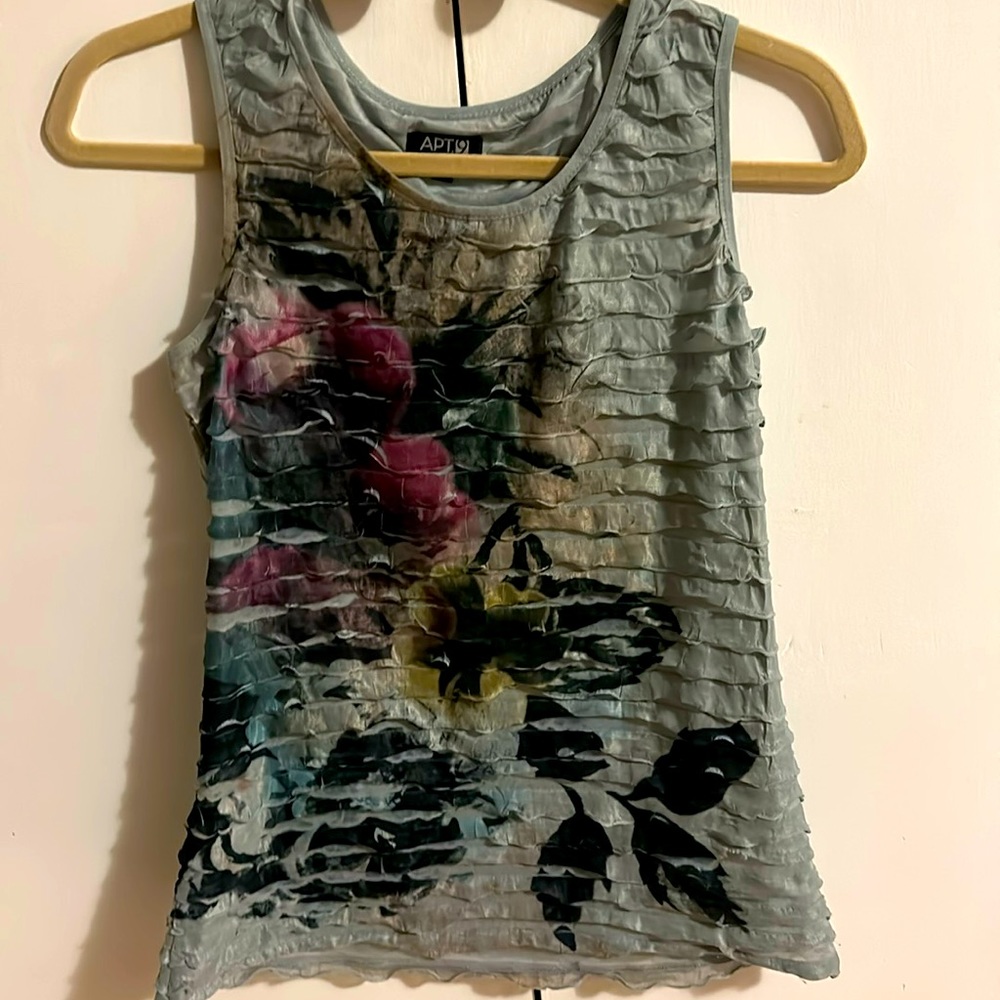Tanktop- gray with floral pattern diagonal across the front.